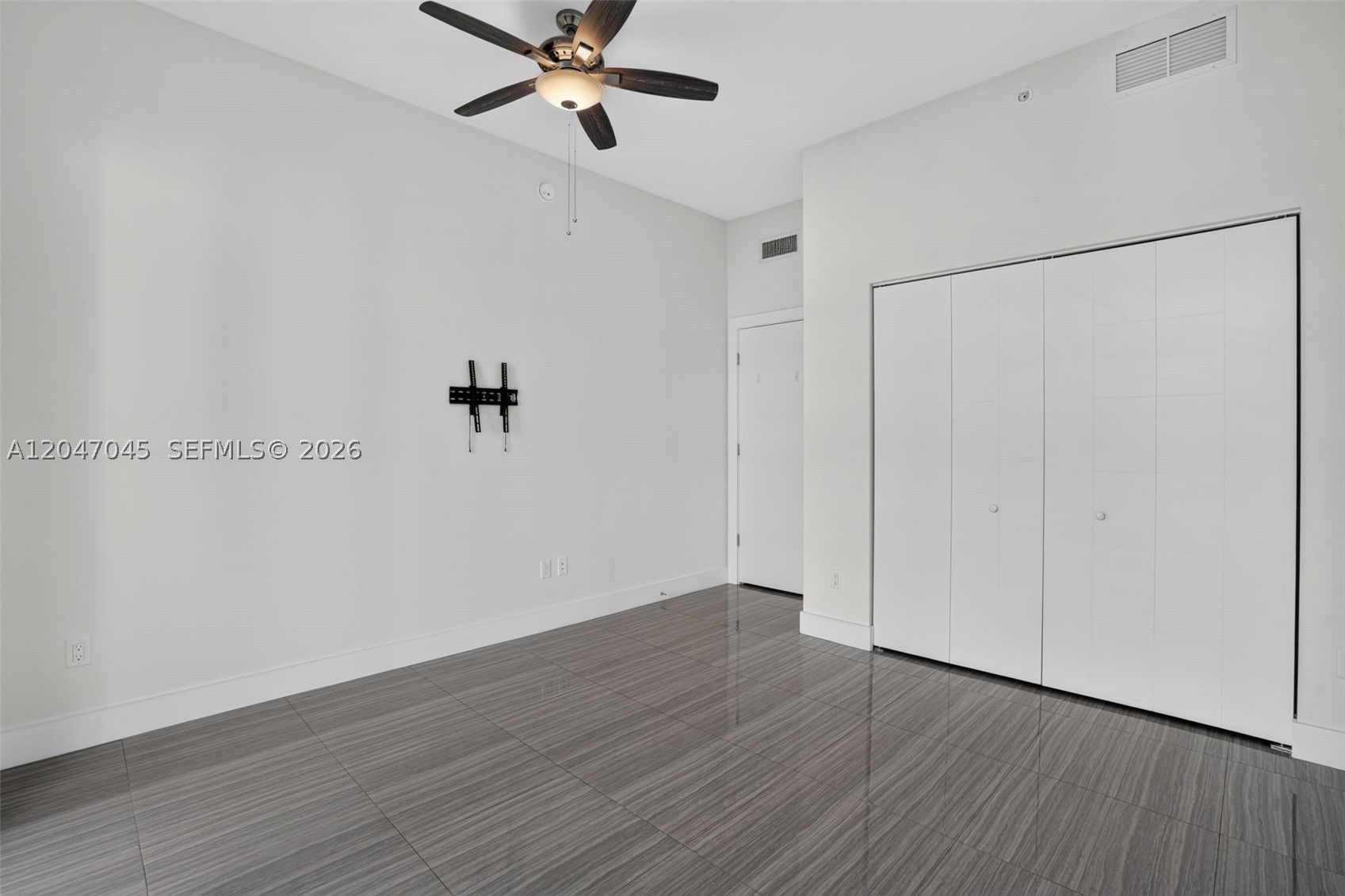 2960 NE 207th St #505, Aventura FL 33180