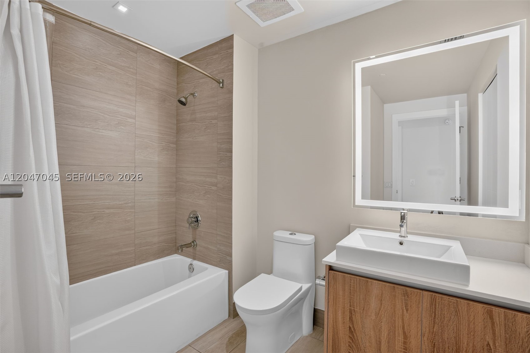 2960 NE 207th St #505, Aventura FL 33180