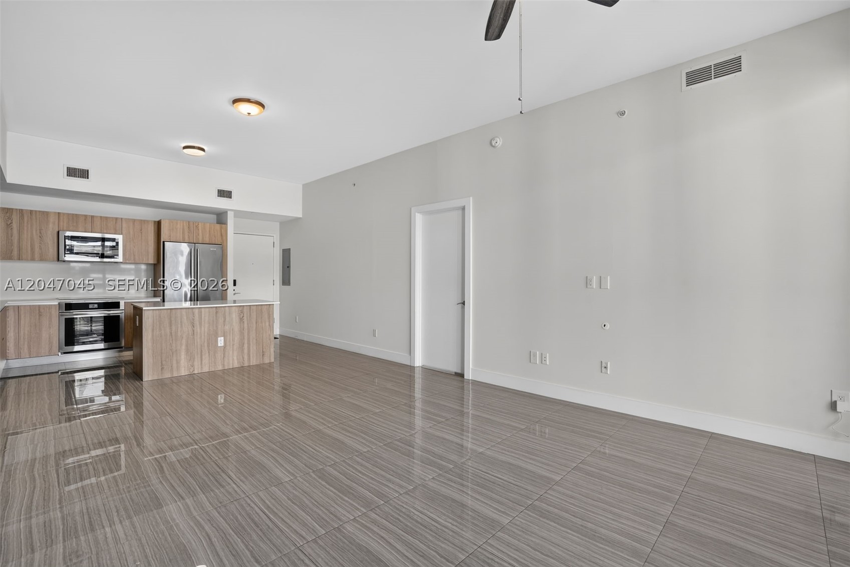 2960 NE 207th St #505, Aventura FL 33180