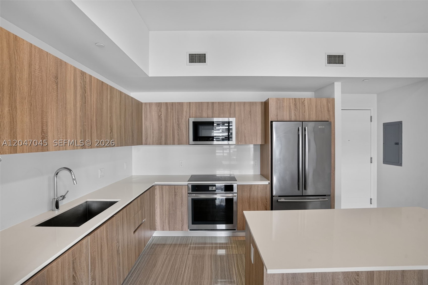 2960 NE 207th St #505, Aventura FL 33180