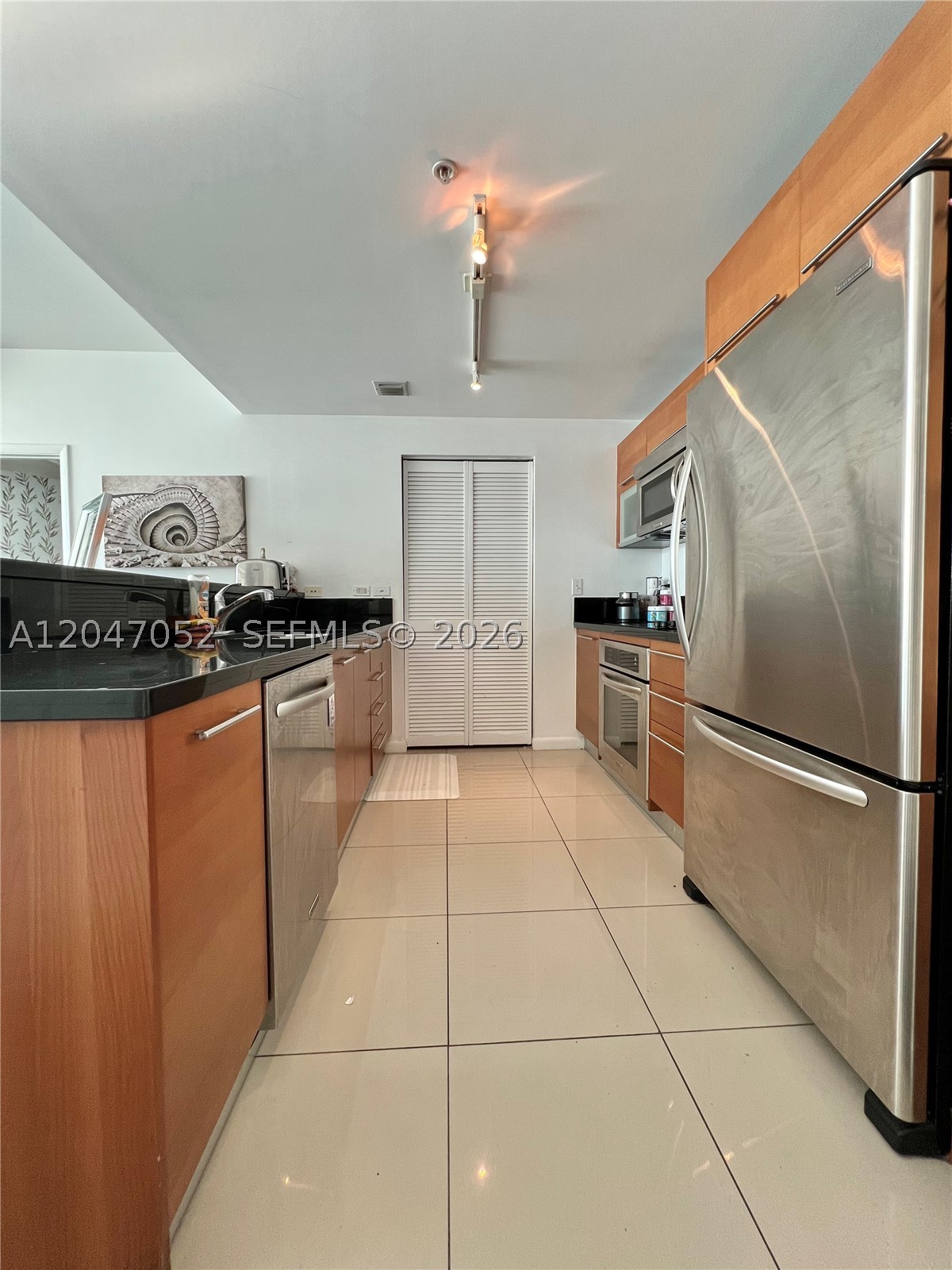 244 Biscayne Blvd #2610, Miami FL 33132