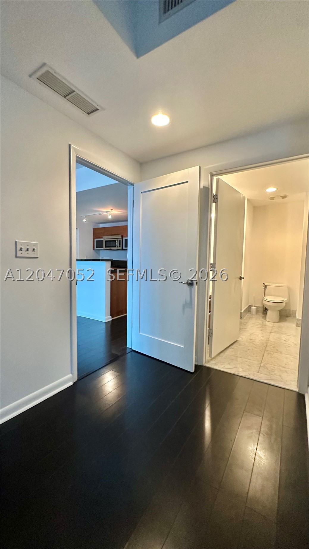 244 Biscayne Blvd #2610, Miami FL 33132