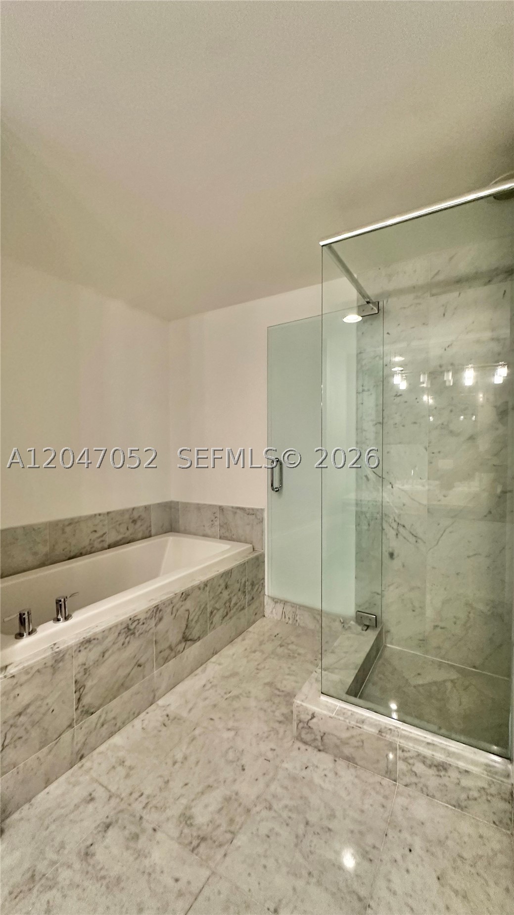 244 Biscayne Blvd #2610, Miami FL 33132
