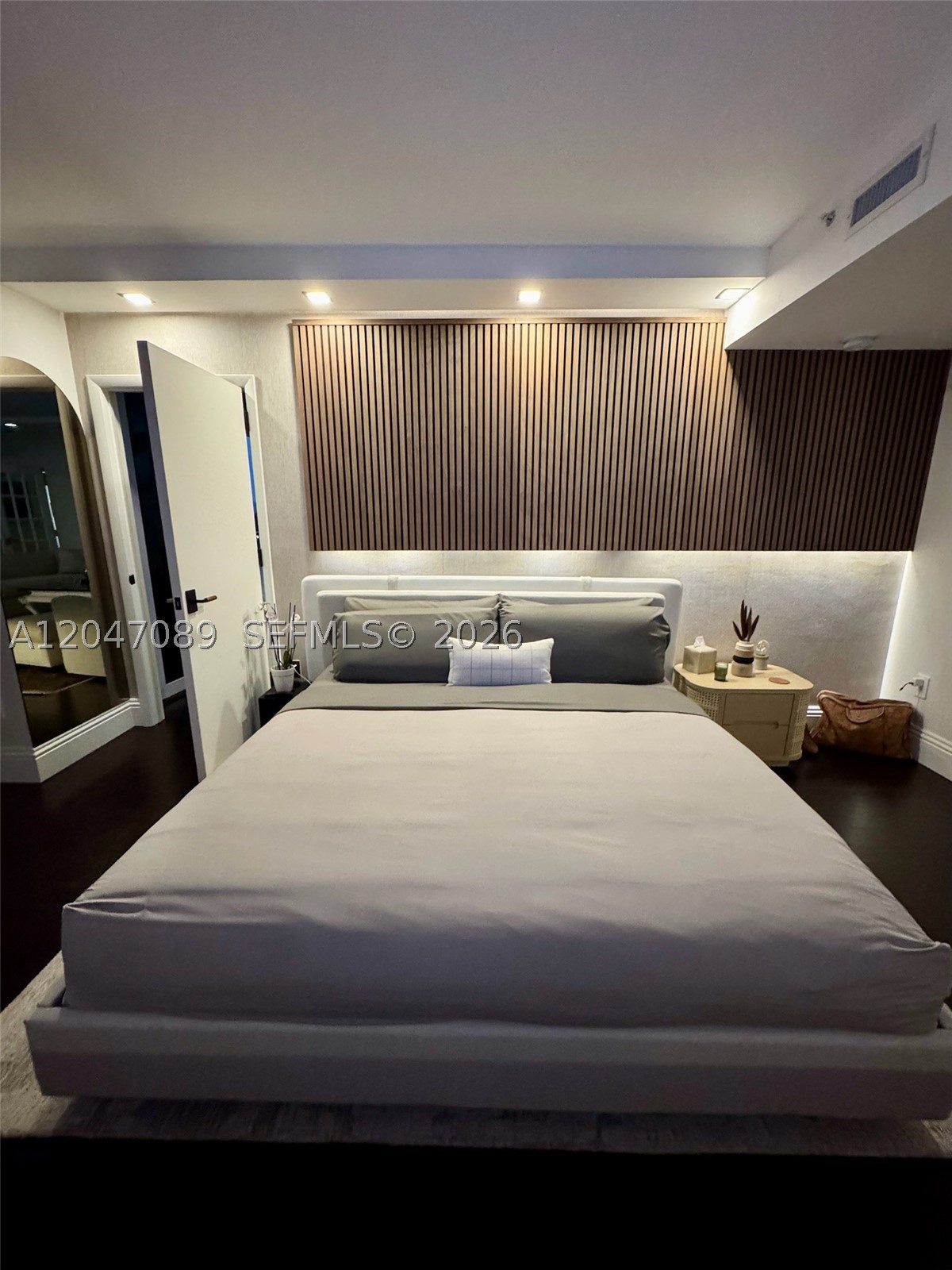 1455 Ocean Dr #904, Miami Beach FL 33139