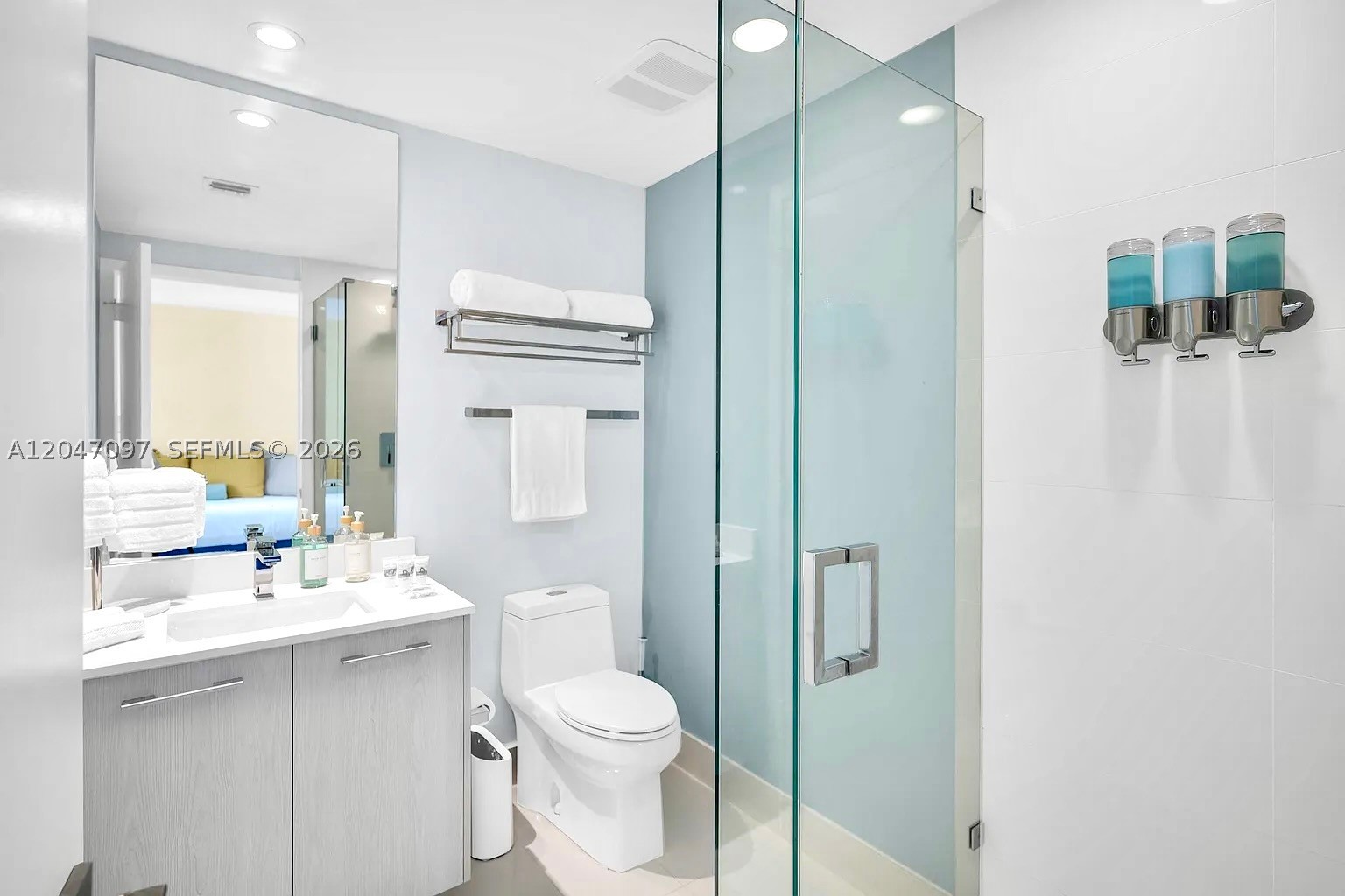 55 SW 9th St #3306, Miami FL 33130