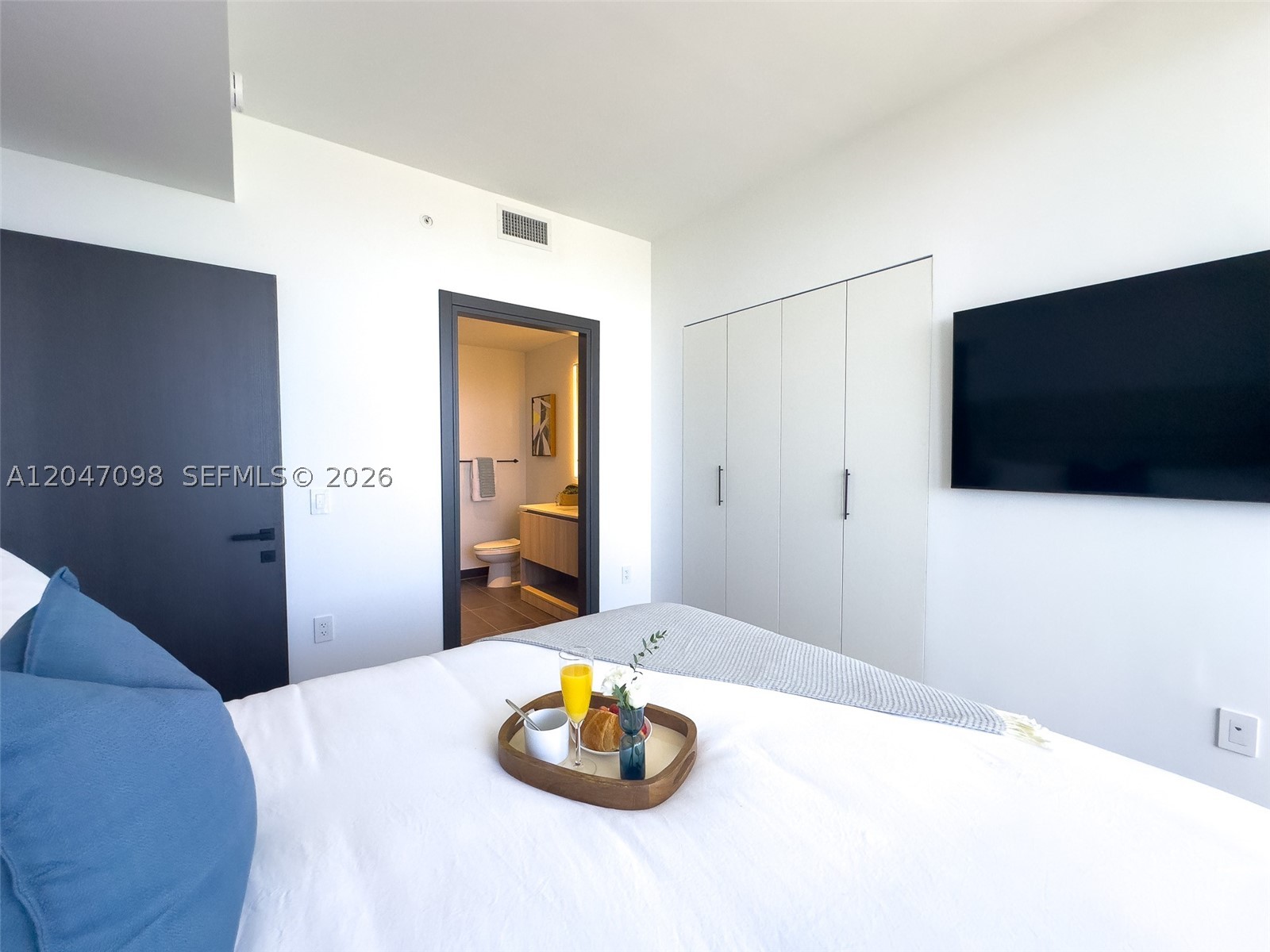 398 NE 5th St #4210, Miami FL 33132