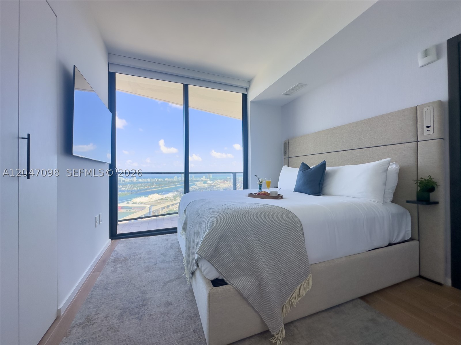 398 NE 5th St #4210, Miami FL 33132