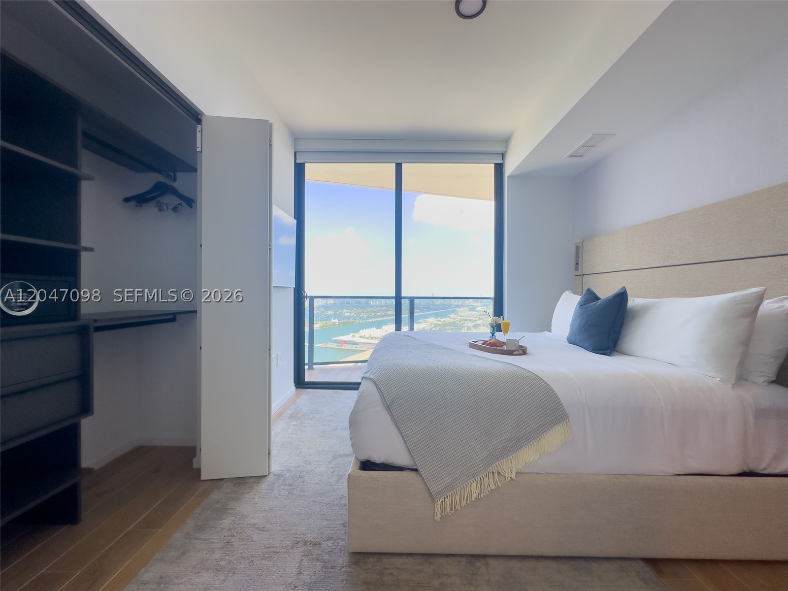 398 NE 5th St #4210, Miami FL 33132