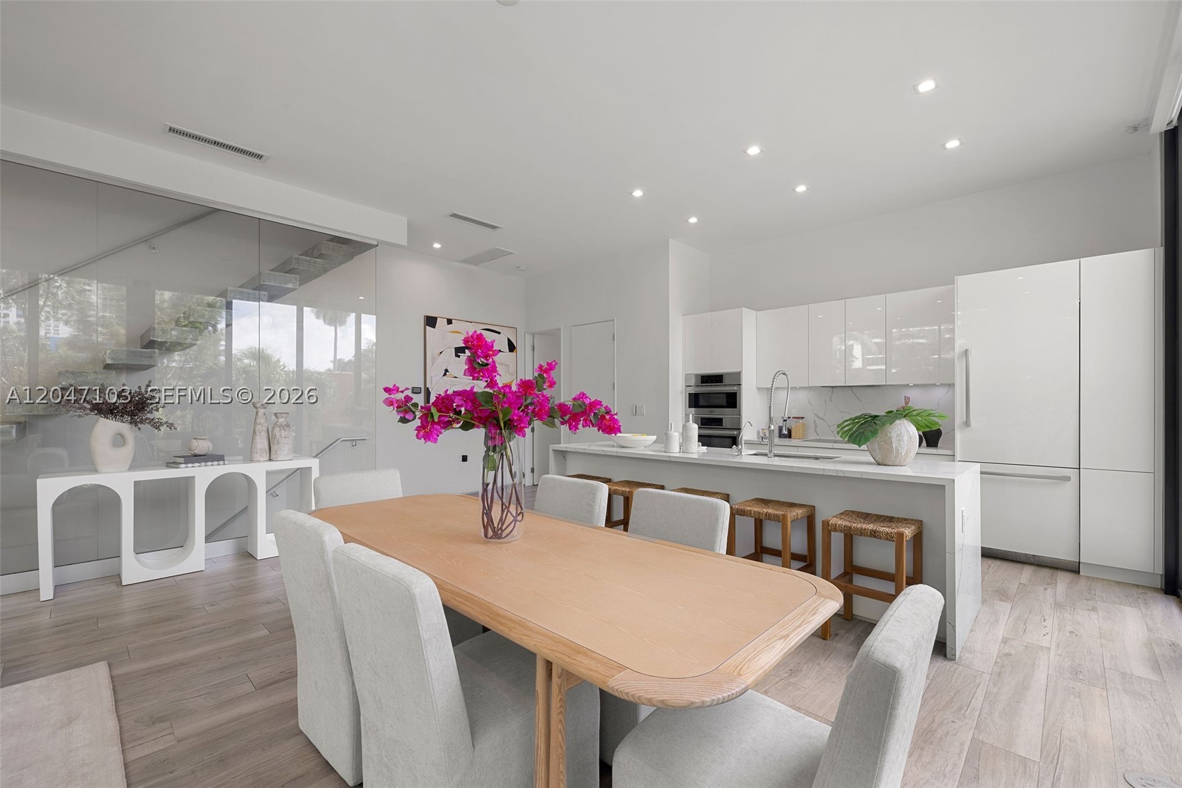 1525 Bay Rd #1525, Miami Beach FL 33139
