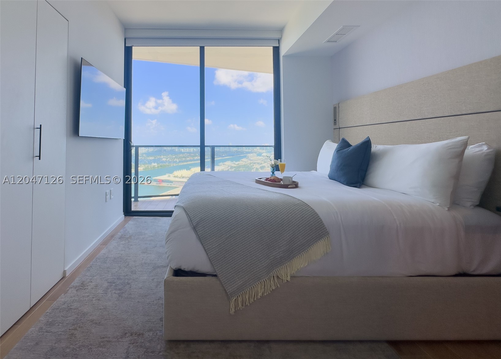 398 NE 5th St #4210, Miami FL 33132