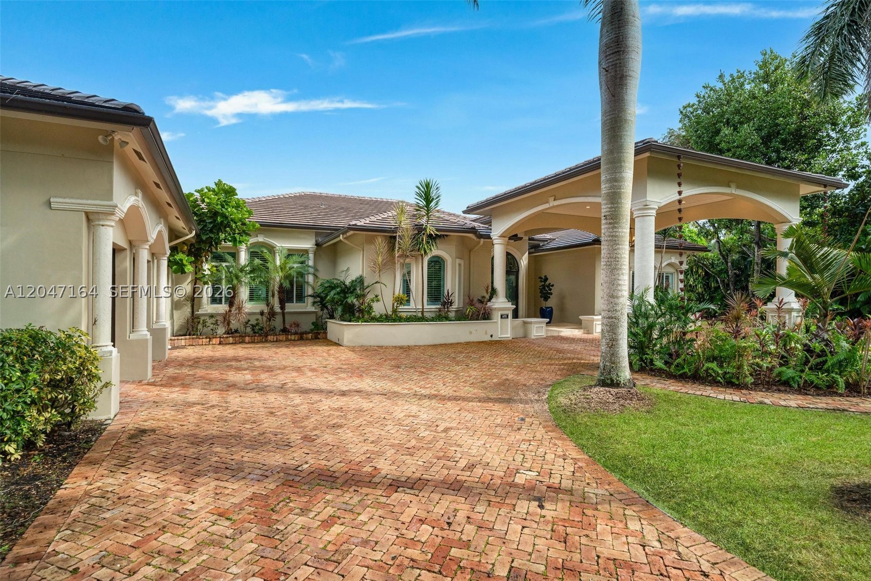 6890 SW 94th St, Pinecrest FL 33156