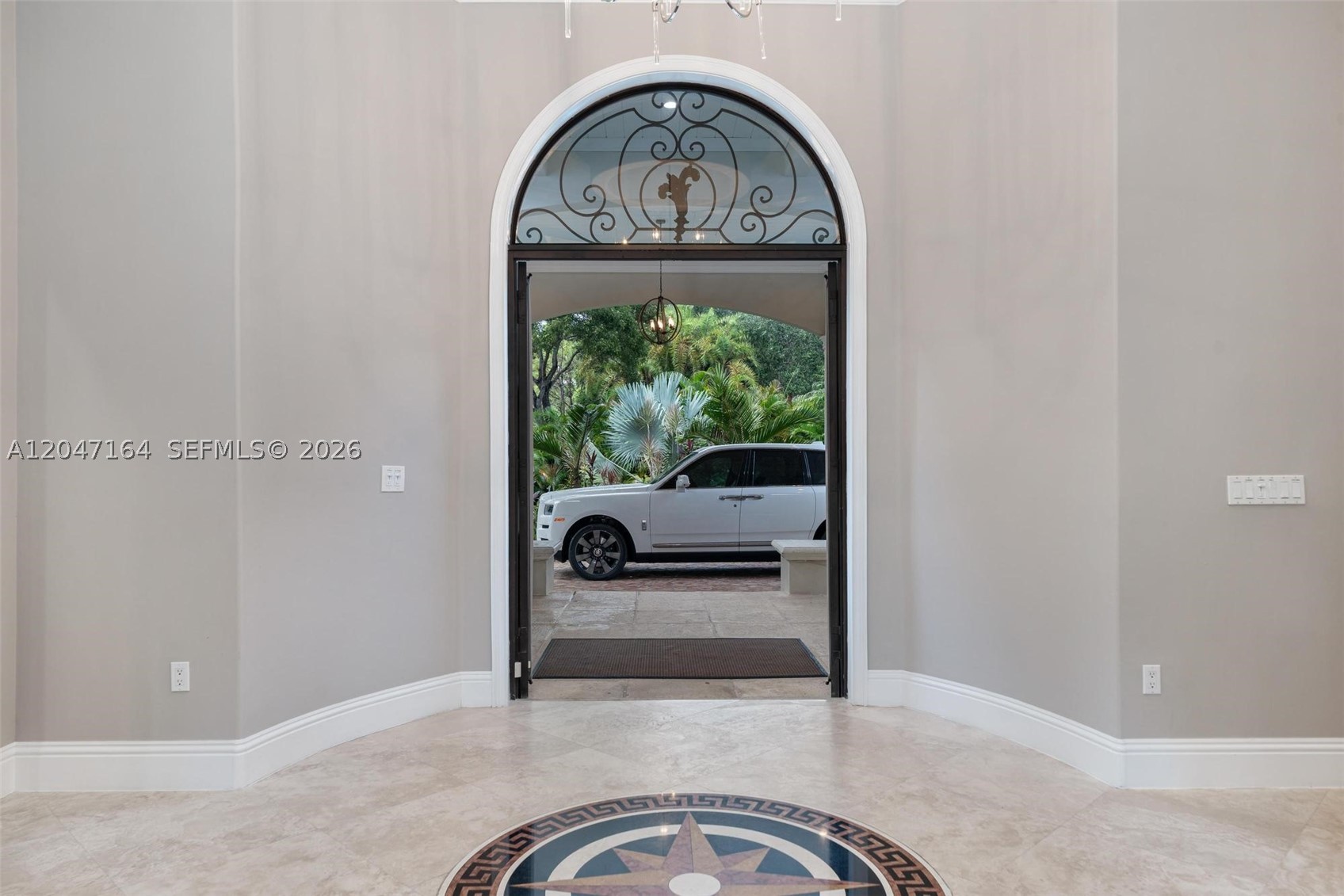 6890 SW 94th St, Pinecrest FL 33156