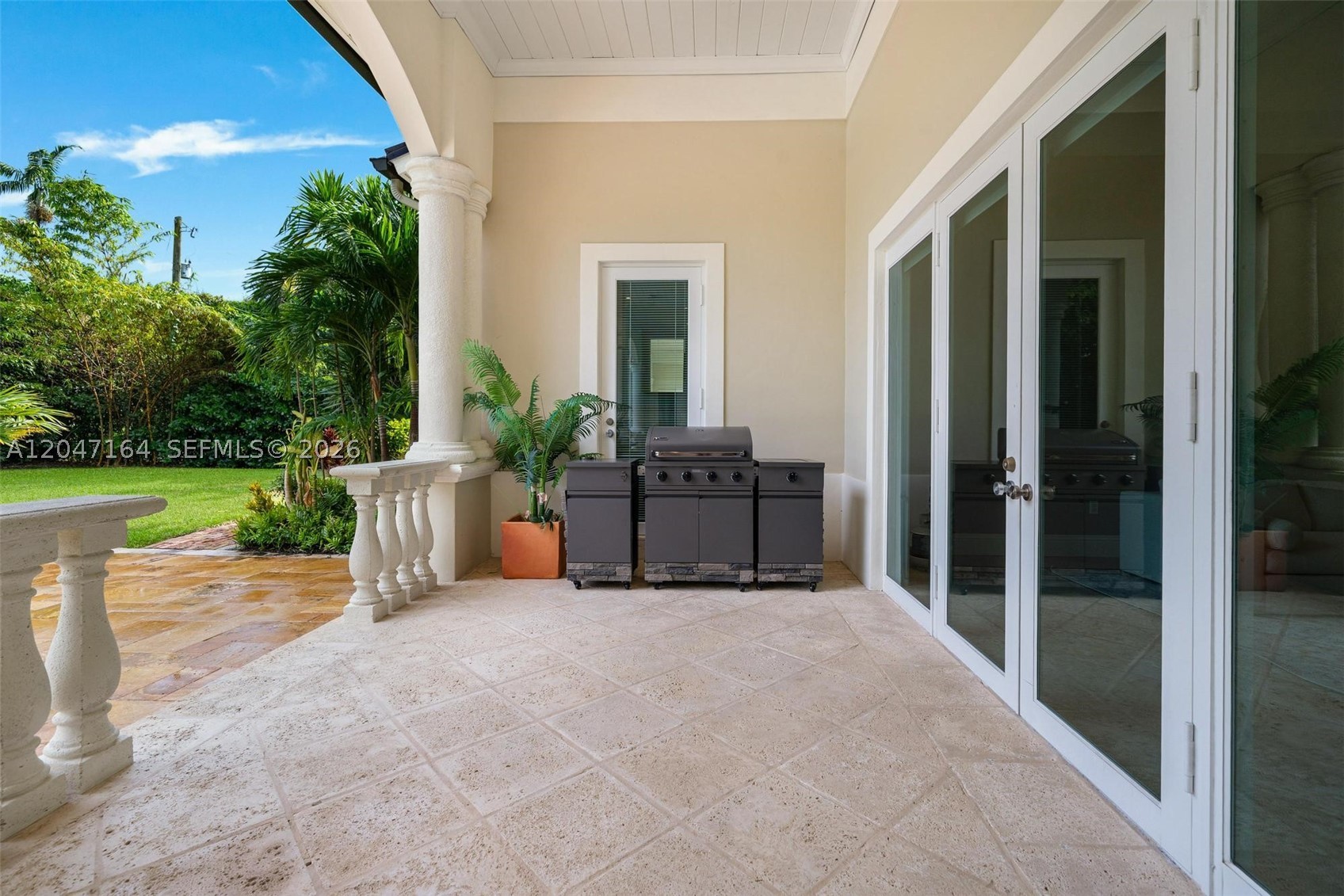 6890 SW 94th St, Pinecrest FL 33156