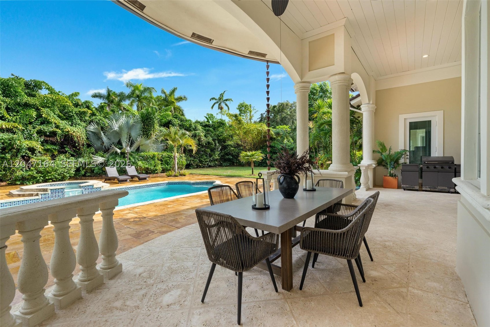 6890 SW 94th St, Pinecrest FL 33156
