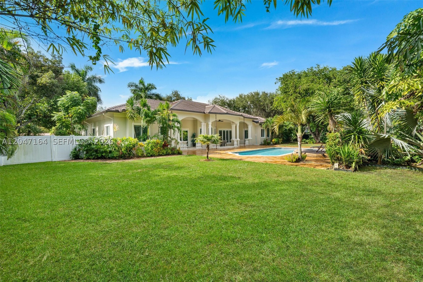 6890 SW 94th St, Pinecrest FL 33156