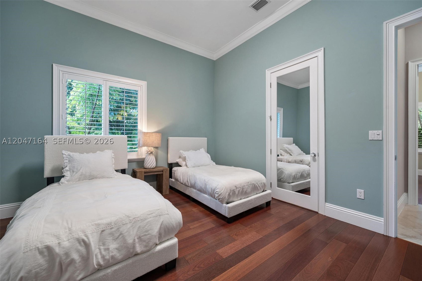 6890 SW 94th St, Pinecrest FL 33156