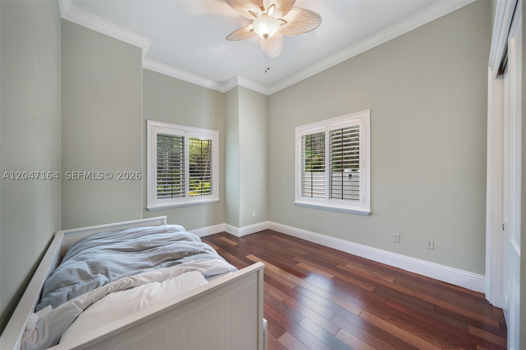 6890 SW 94th St, Pinecrest FL 33156