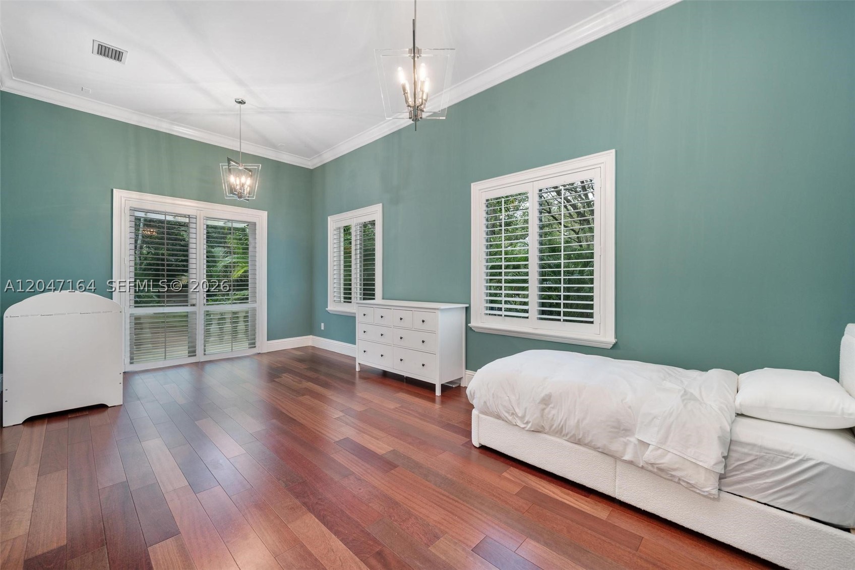 6890 SW 94th St, Pinecrest FL 33156