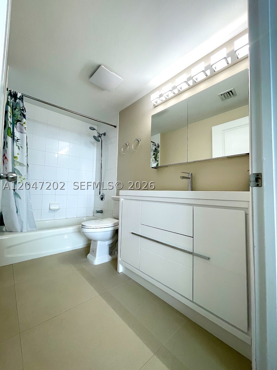 1250 S Miami Ave #2111, Miami FL 33130