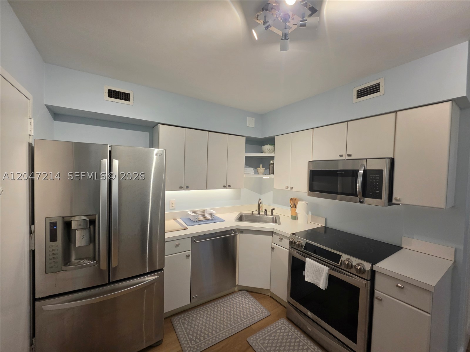 5151 Collins Ave #429, Miami Beach FL 33140