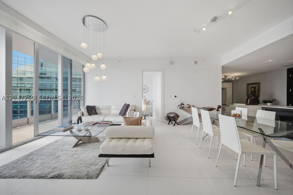 200 Biscayne Boulevard Way #5110, Miami FL 33131
