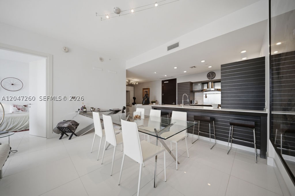 200 Biscayne Boulevard Way #5110, Miami FL 33131