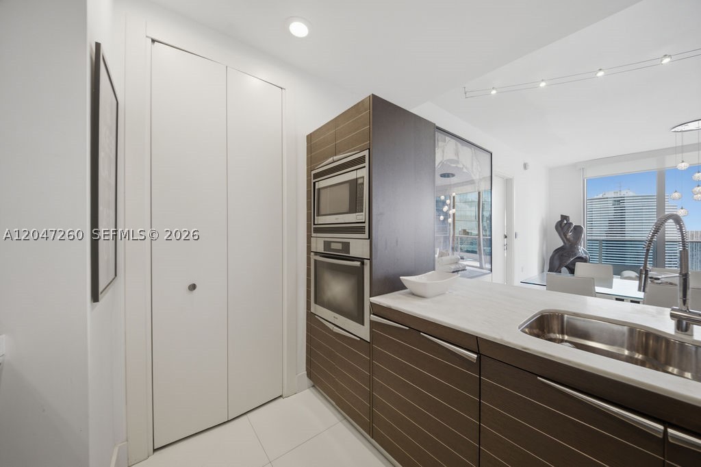 200 Biscayne Boulevard Way #5110, Miami FL 33131