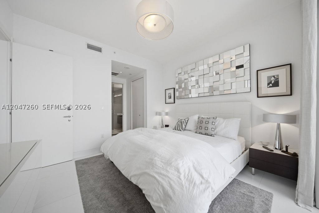200 Biscayne Boulevard Way #5110, Miami FL 33131
