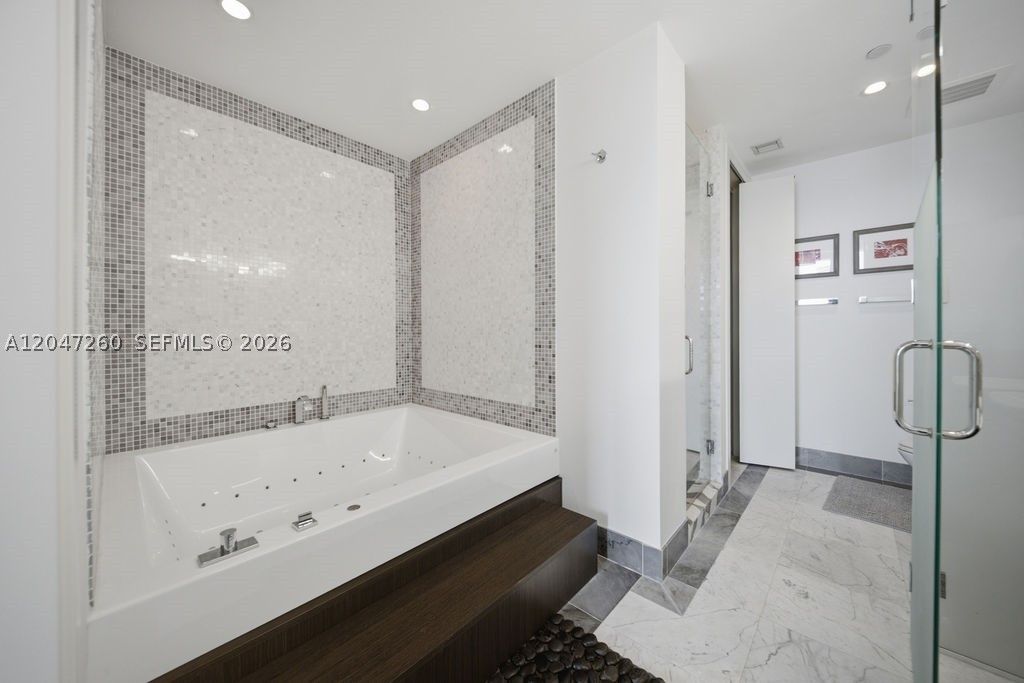 200 Biscayne Boulevard Way #5110, Miami FL 33131