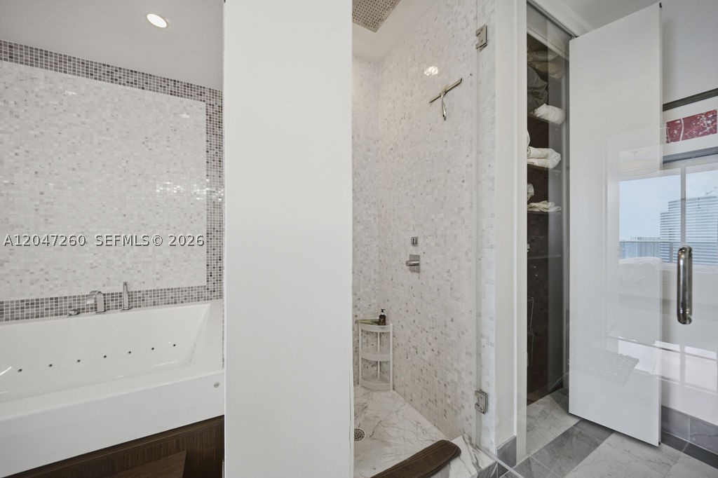 200 Biscayne Boulevard Way #5110, Miami FL 33131