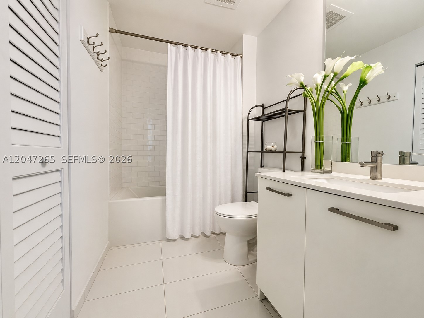 151 SE 1st St #1602, Miami FL 33131