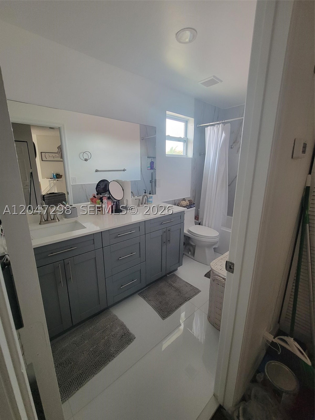 6606 Saltaire Ter, Margate FL 33063