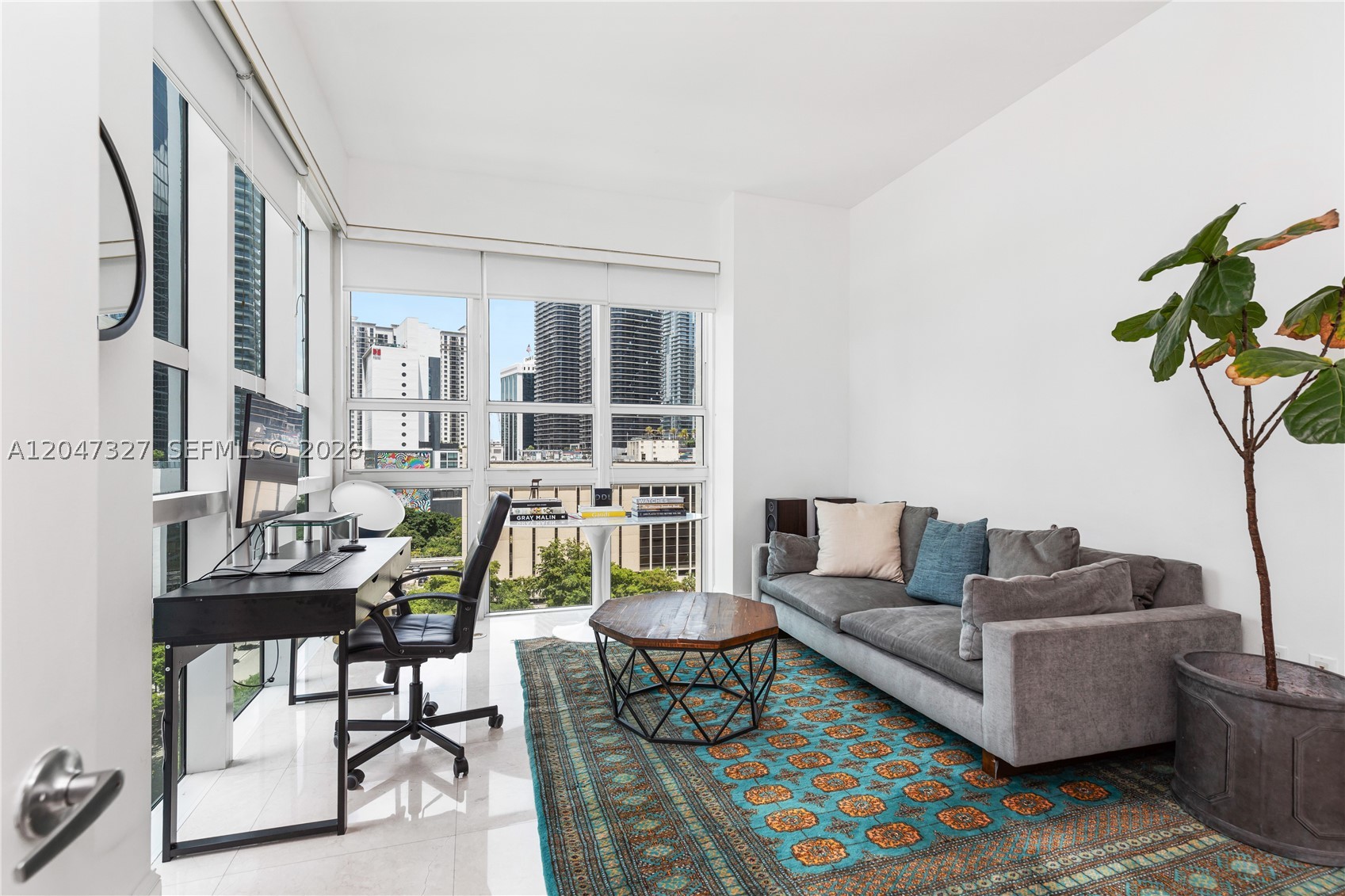951 Brickell Ave #1011, Miami FL 33131