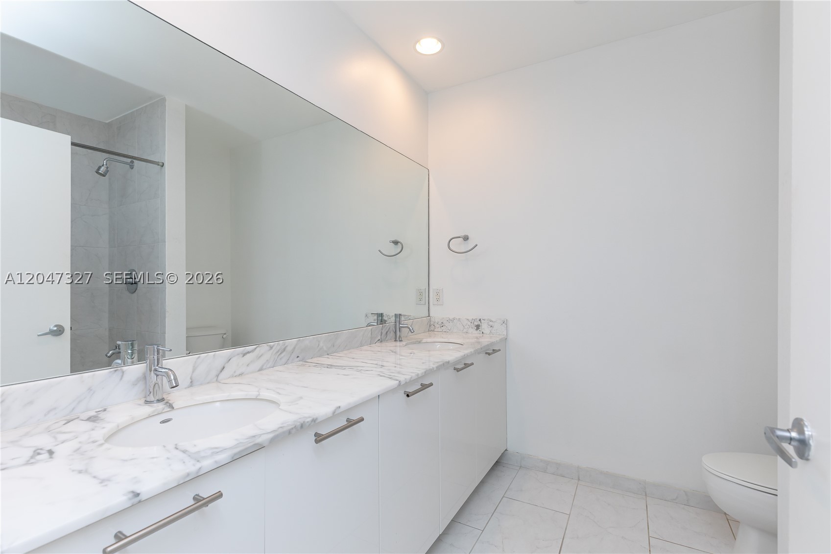 951 Brickell Ave #1011, Miami FL 33131