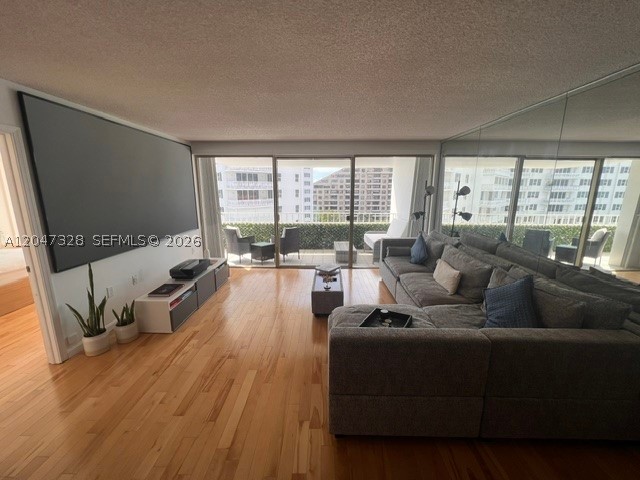199 Ocean Lane Dr #903, Key Biscayne FL 33149