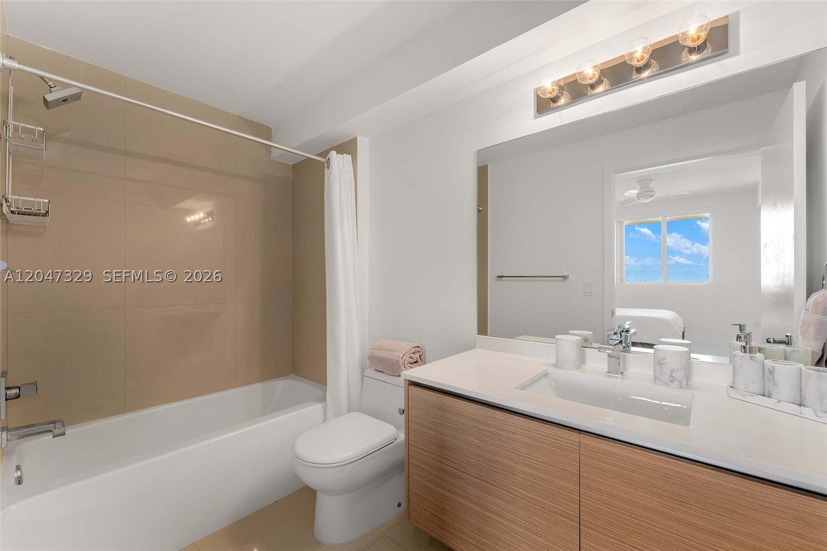 600 NE 27th St #2904, Miami FL 33137