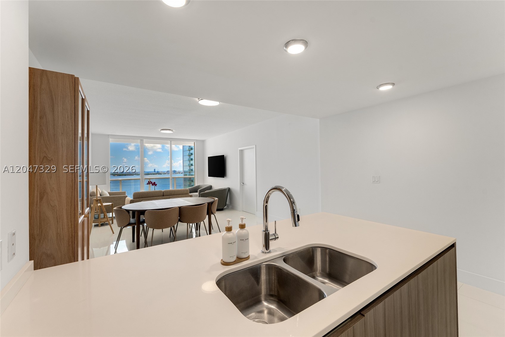 600 NE 27th St #2904, Miami FL 33137