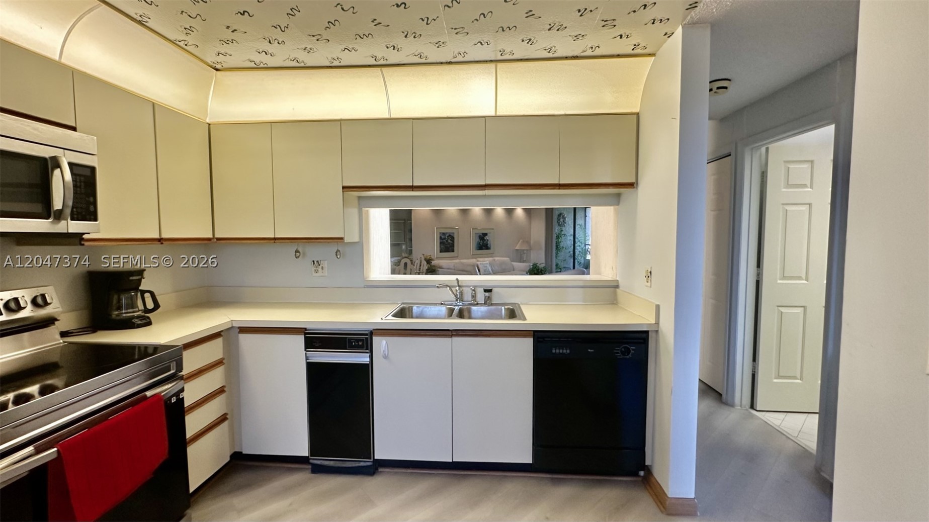 7472 La Paz Blvd #301, Boca Raton FL 33433