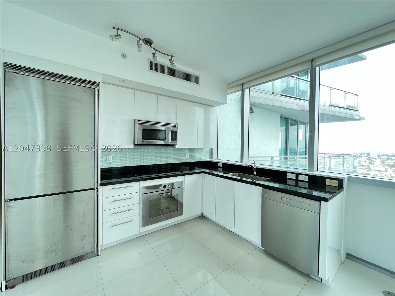92 SW 3rd St #3310, Miami FL 33130
