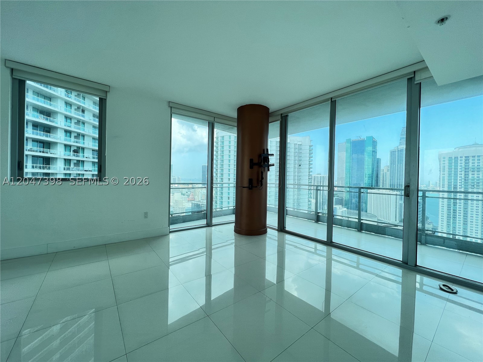 92 SW 3rd St #3310, Miami FL 33130