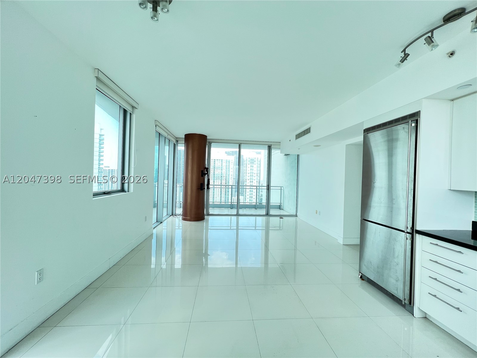 92 SW 3rd St #3310, Miami FL 33130