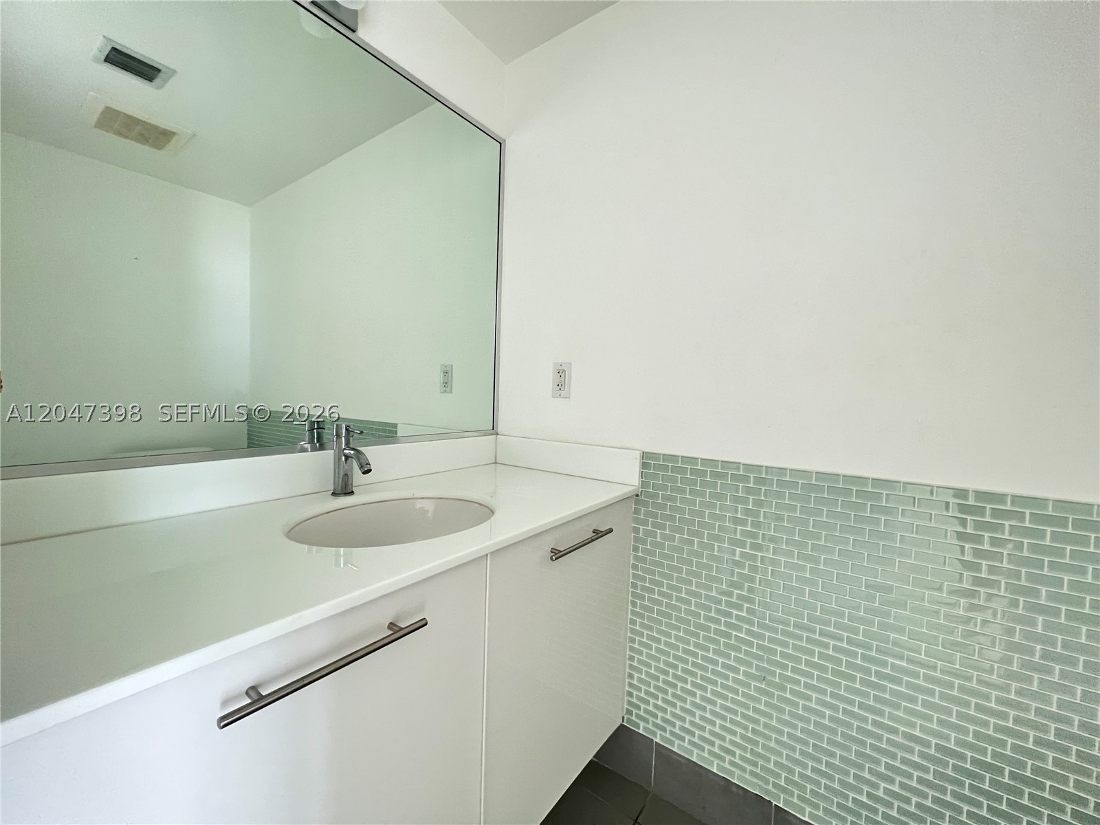 92 SW 3rd St #3310, Miami FL 33130