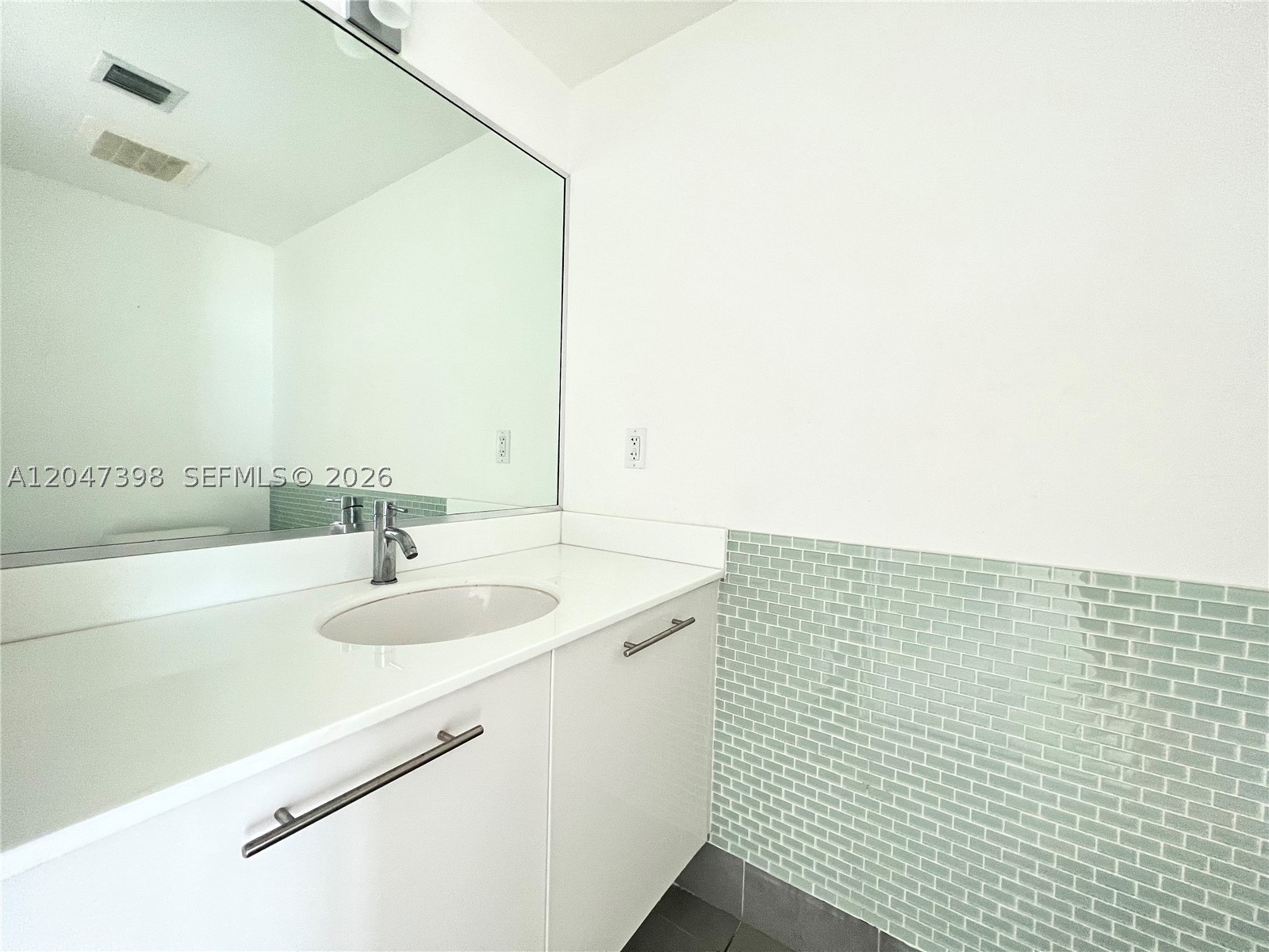 92 SW 3rd St #3310, Miami FL 33130
