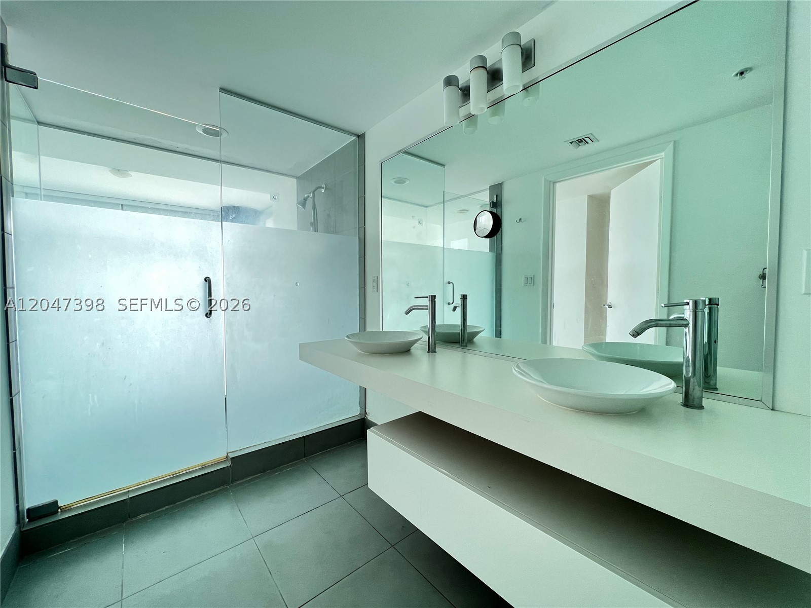 92 SW 3rd St #3310, Miami FL 33130