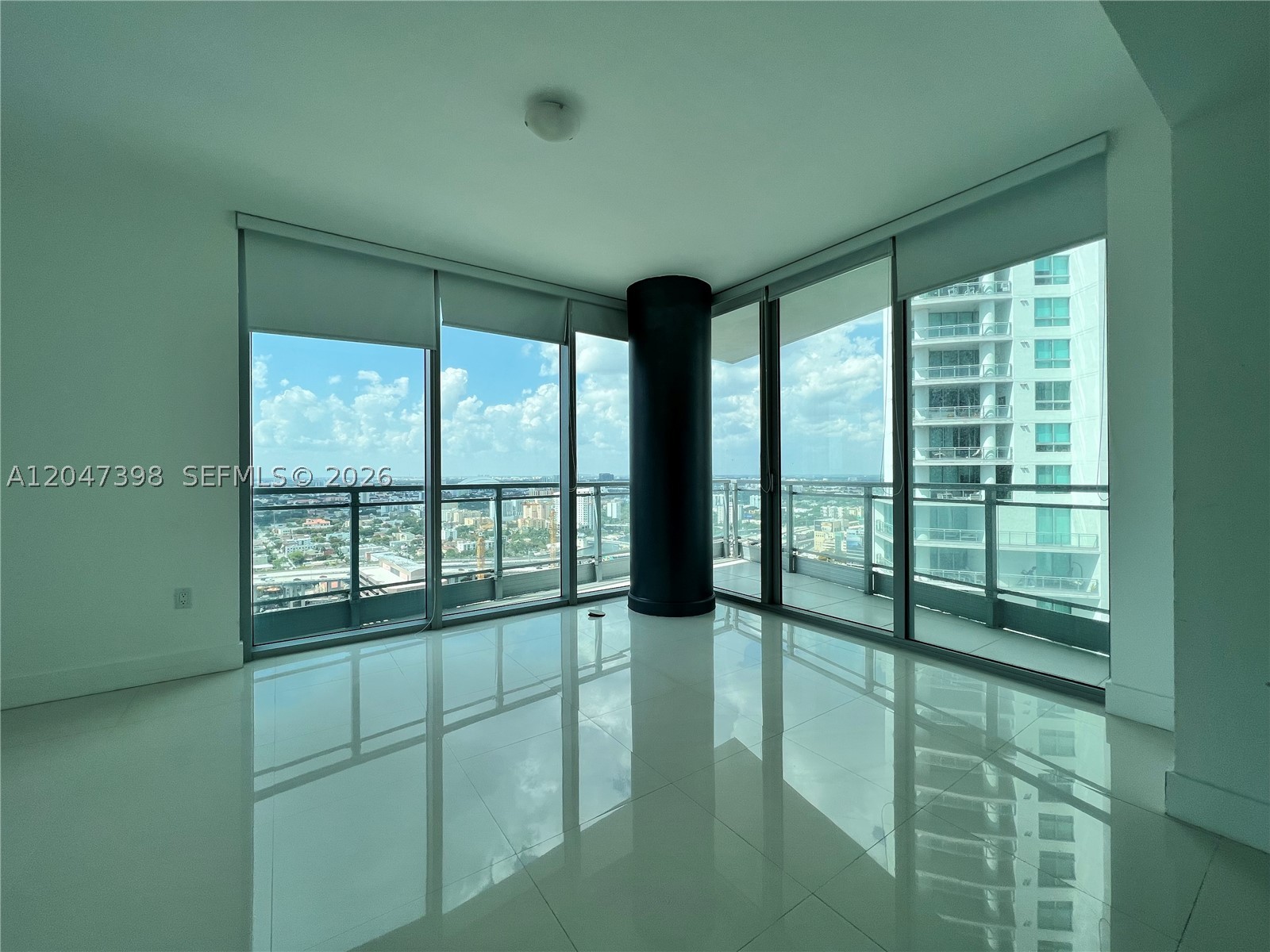 92 SW 3rd St #3310, Miami FL 33130