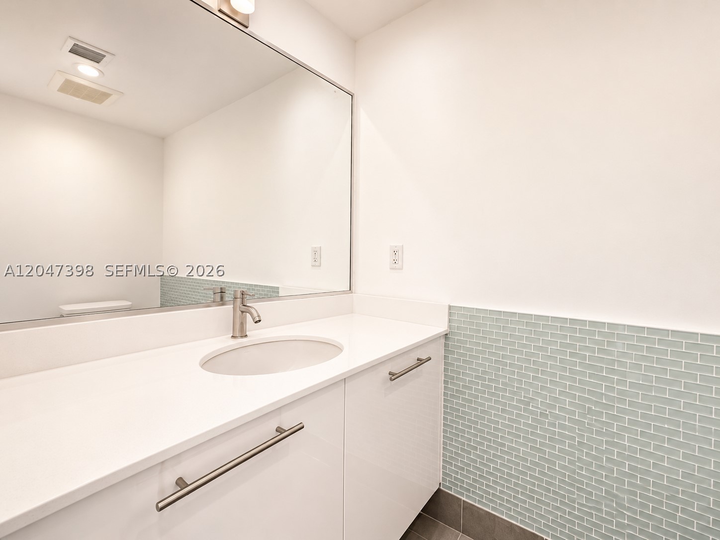 92 SW 3rd St #3310, Miami FL 33130