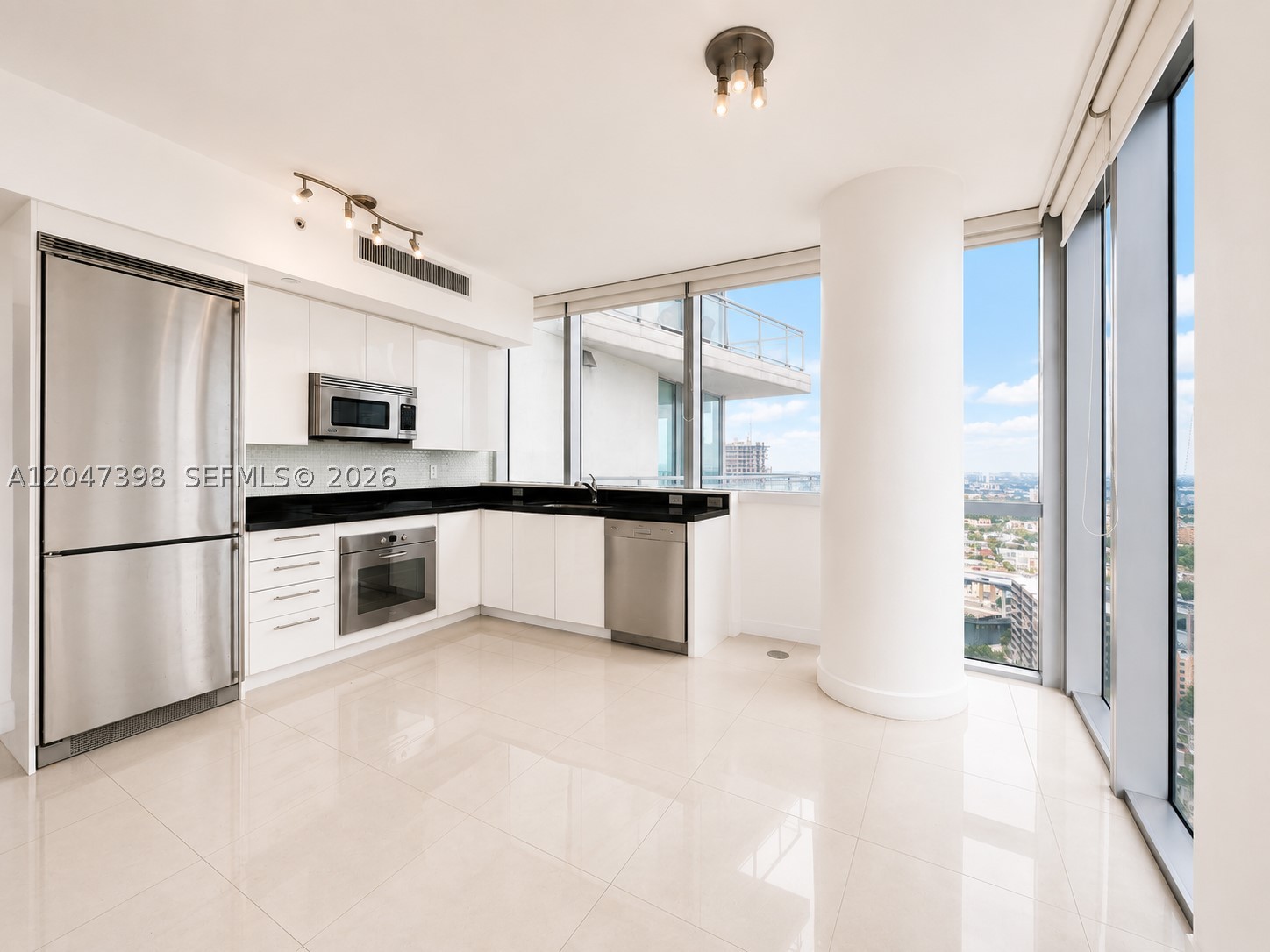 92 SW 3rd St #3310, Miami FL 33130