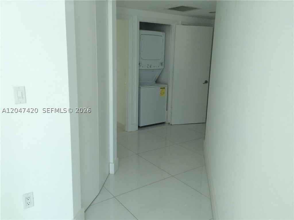 55 SE 6th St #2807, Miami FL 33131