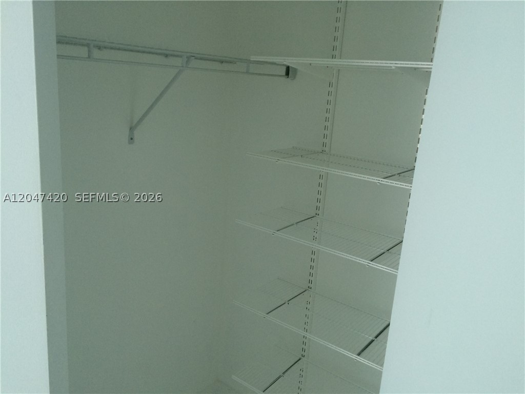 55 SE 6th St #2807, Miami FL 33131