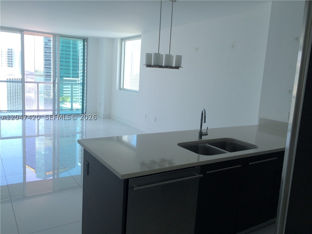 55 SE 6th St #2807, Miami FL 33131